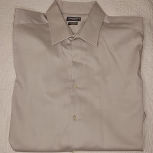 Men's Van Heusen slim fit button down shirt